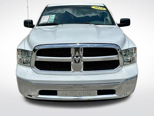 Bright White Clearcoat 2019 RAM 1500 Classic SLT