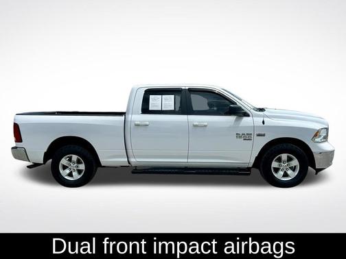 Bright White Clearcoat 2019 RAM 1500 Classic SLT