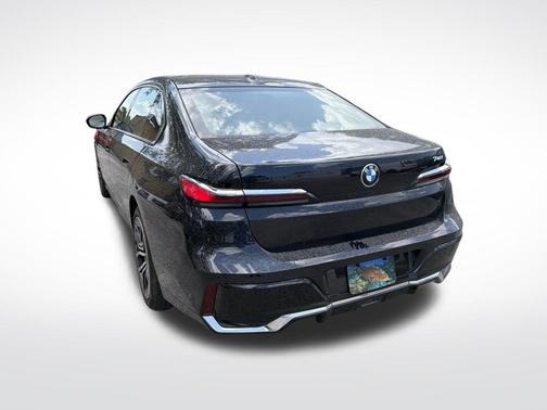 Carbon Black Metallic 2025 BMW 740 i
