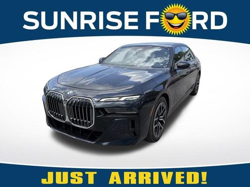 Carbon Black Metallic 2025 BMW 740 i