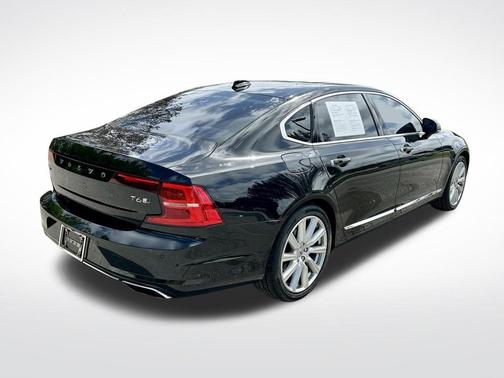 Onyx Black Metallic 2018 Volvo S90 T6 Inscription