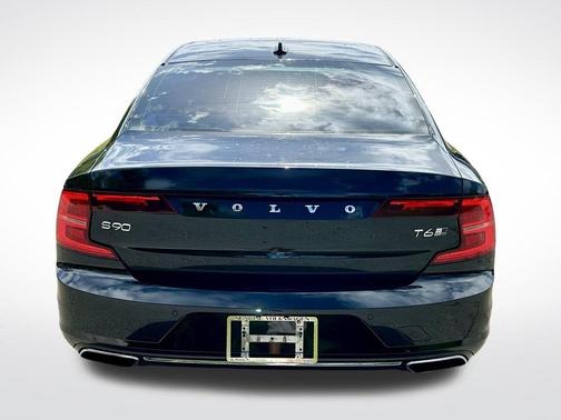 Onyx Black Metallic 2018 Volvo S90 T6 Inscription