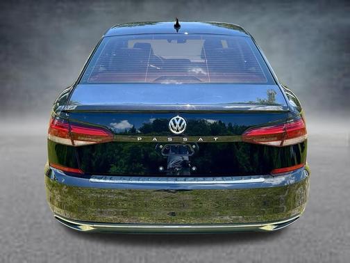 Deep Black Pearl Effect 2021 Volkswagen Passat 2.0T SE