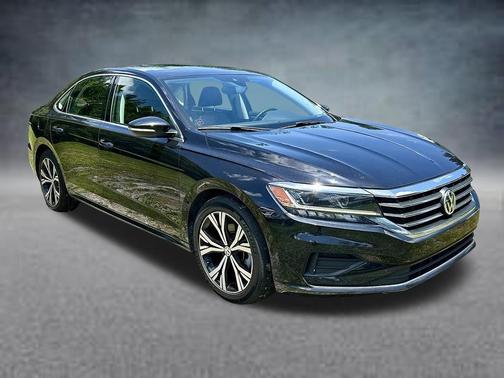Deep Black Pearl Effect 2021 Volkswagen Passat 2.0T SE