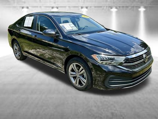 Deep Black Pearl Effect 2023 Volkswagen Jetta 1.5T SE