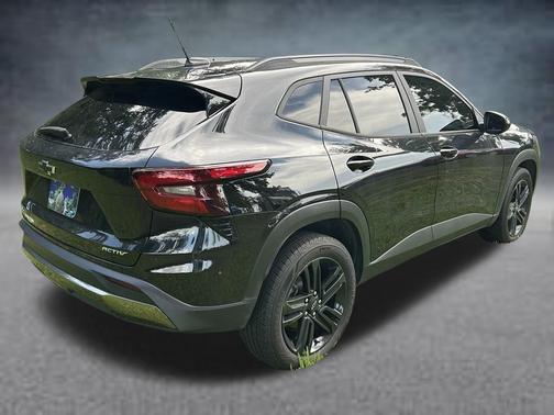 Black Metallic 2024 Chevrolet Trax ACTIV