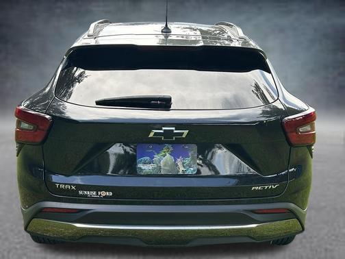 Black Metallic 2024 Chevrolet Trax ACTIV