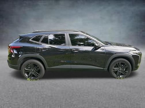 Black Metallic 2024 Chevrolet Trax ACTIV