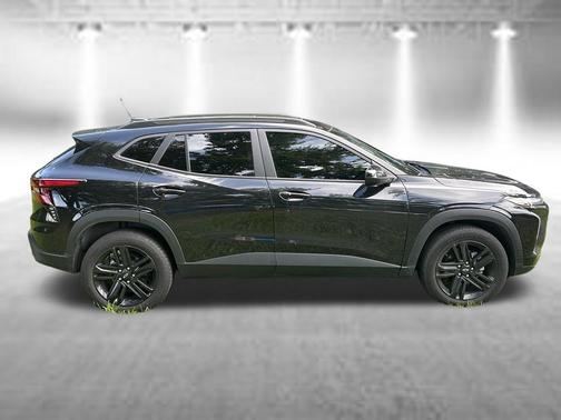 Mosaic Black Metallic 2024 Chevrolet Trax ACTIV