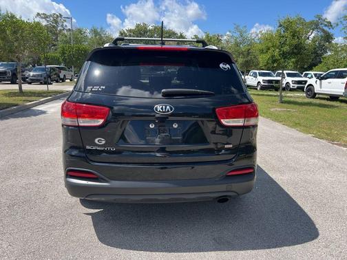 2017 Kia Sorento LX