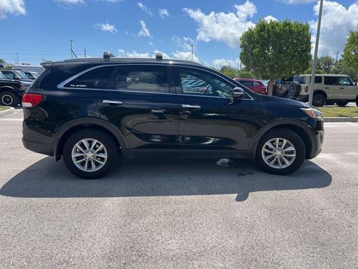 2017 Kia Sorento LX