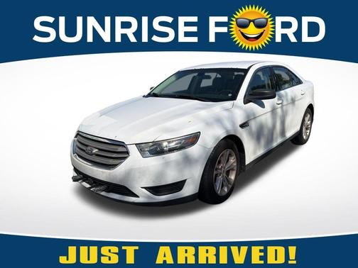 2016 Ford Taurus SE
