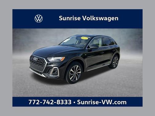 Mythos Black Metallic 2024 Audi Q5 45 S line quattro Premium