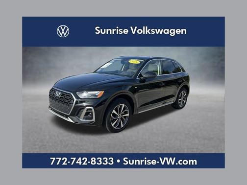 Mythos Black Metallic 2024 Audi Q5 45 S line quattro Premium