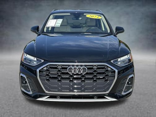 Mythos Black Metallic 2024 Audi Q5 45 S line quattro Premium