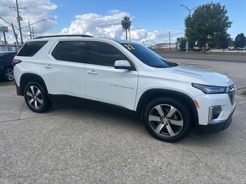 2022 Chevrolet Traverse LT Leather