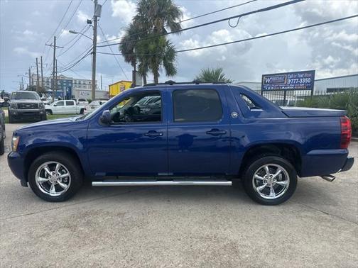 2013 Chevrolet Avalanche LS