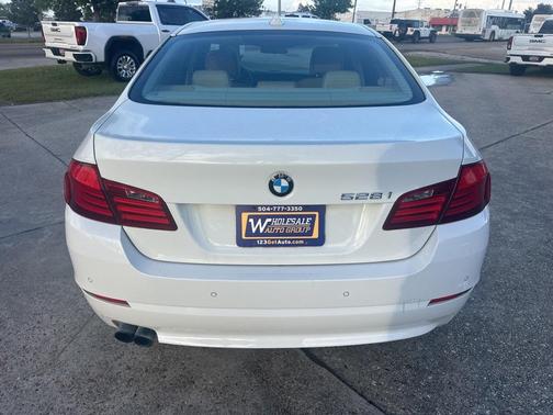 2012 BMW 528 528i