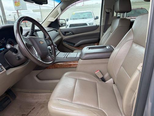 Pepperdust Metallic 2017 Chevrolet Suburban Premier