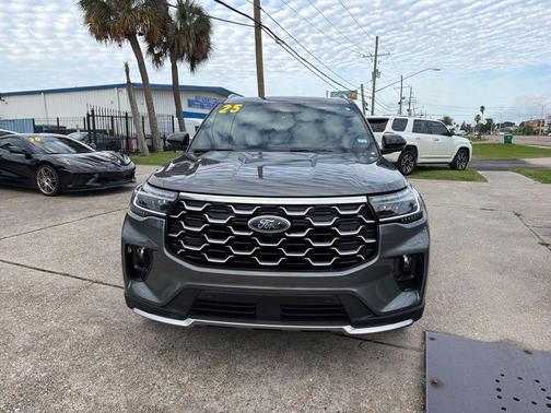 Gray Metallic 2025 Ford Explorer Platinum