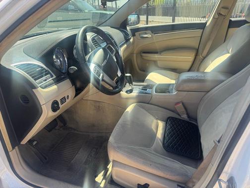 2011 Chrysler 300 Base