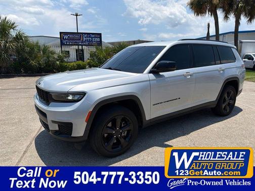 Silver 2022 Jeep Grand Cherokee L Altitude