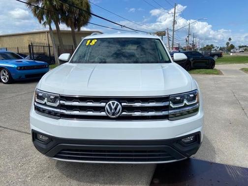 Photo 2 of 26 of 2018 Volkswagen Atlas 3.6L SE