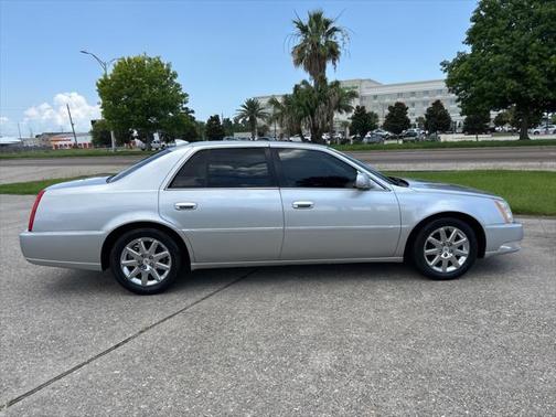 2011 Cadillac DTS Premium Collection
