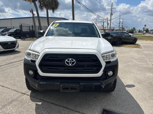 2017 Toyota Tacoma SR