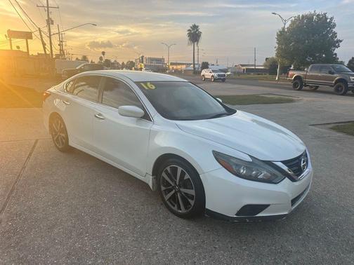 2016 Nissan Altima 2.5 SR