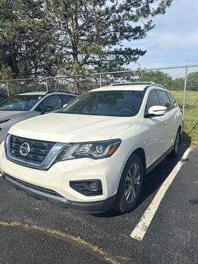 Glacier White 2019 Nissan Pathfinder S