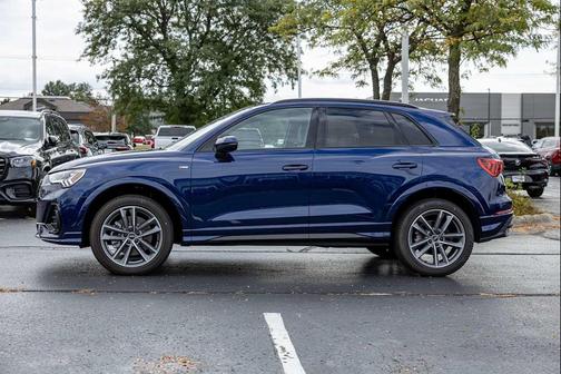2025 Audi Q3 Premium 45 TFSI S line quattro Tiptronic