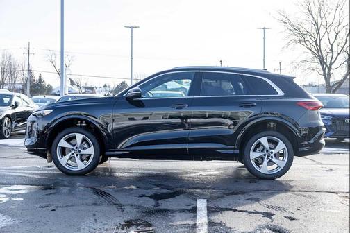 2025 Audi Q5 Premium Plus TFSI quattro S tronic