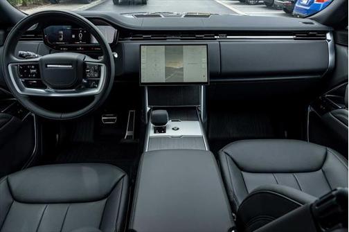2025 Land Rover Range Rover P530 SE