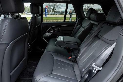 2025 Land Rover Range Rover P530 SE