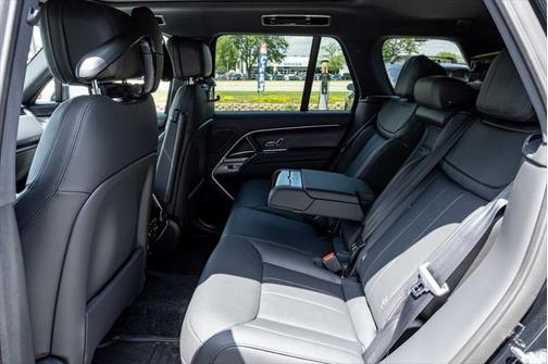 2025 Land Rover Range Rover P530 SE