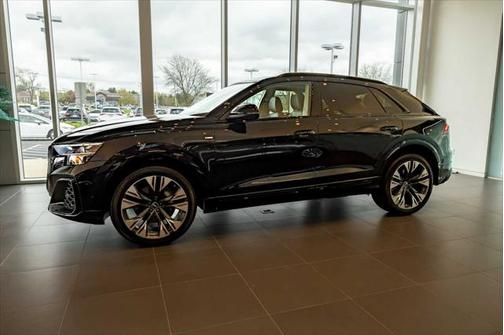 2025 Audi Q8 55 Premium Plus