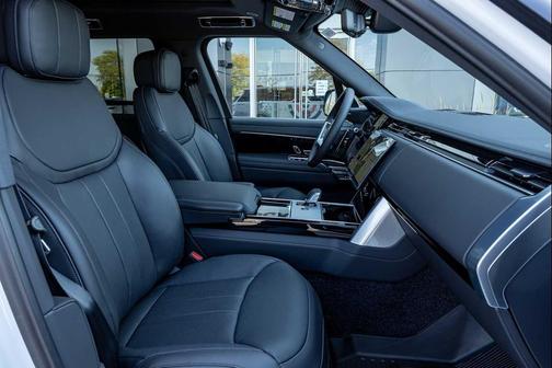2025 Land Rover Range Rover P530 SE 7 Seat