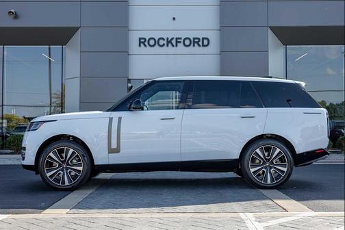 2025 Land Rover Range Rover P530 SE 7 Seat