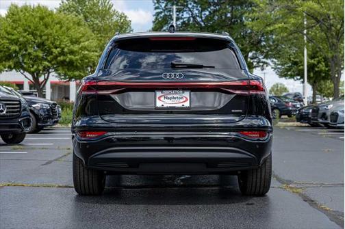 2025 Audi Q6 e-tron Premium quattro