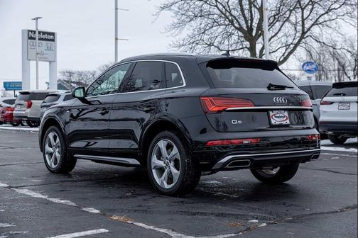 2023 Audi Q5 45 S line Premium Plus