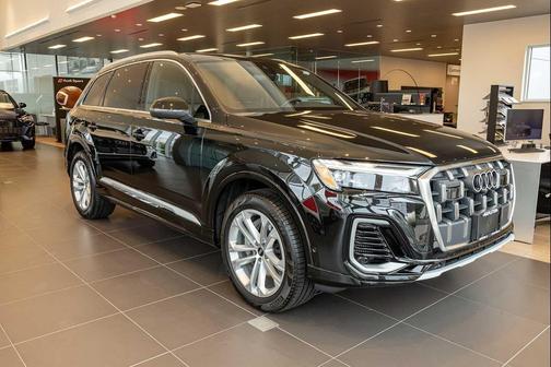2025 Audi Q7 55 Premium Plus