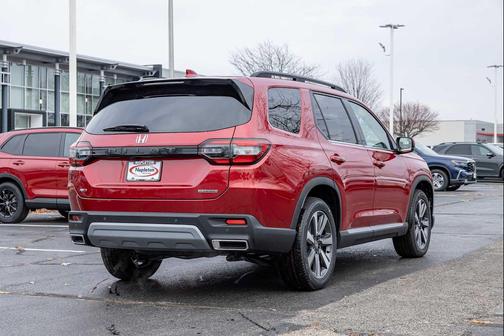 2025 Honda Pilot Touring 8-Passenger