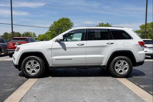 Bright White Clearcoat 2016 Jeep Grand Cherokee Laredo
