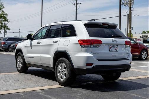 Bright White Clearcoat 2016 Jeep Grand Cherokee Laredo
