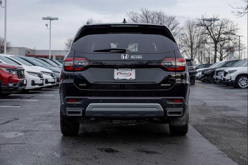 2025 Honda Pilot Touring 8-Passenger