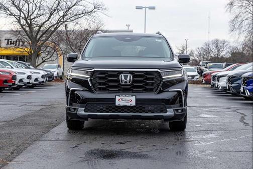 2025 Honda Pilot Touring 8-Passenger