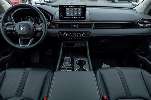 2025 Honda Pilot Touring 8-Passenger