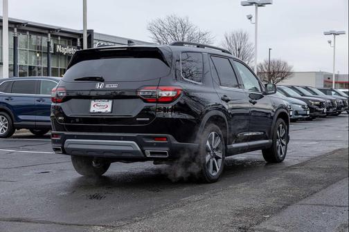 2025 Honda Pilot Touring 8-Passenger