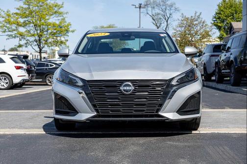 Brilliant Silver Metallic 2023 Nissan Altima 2.5 SV